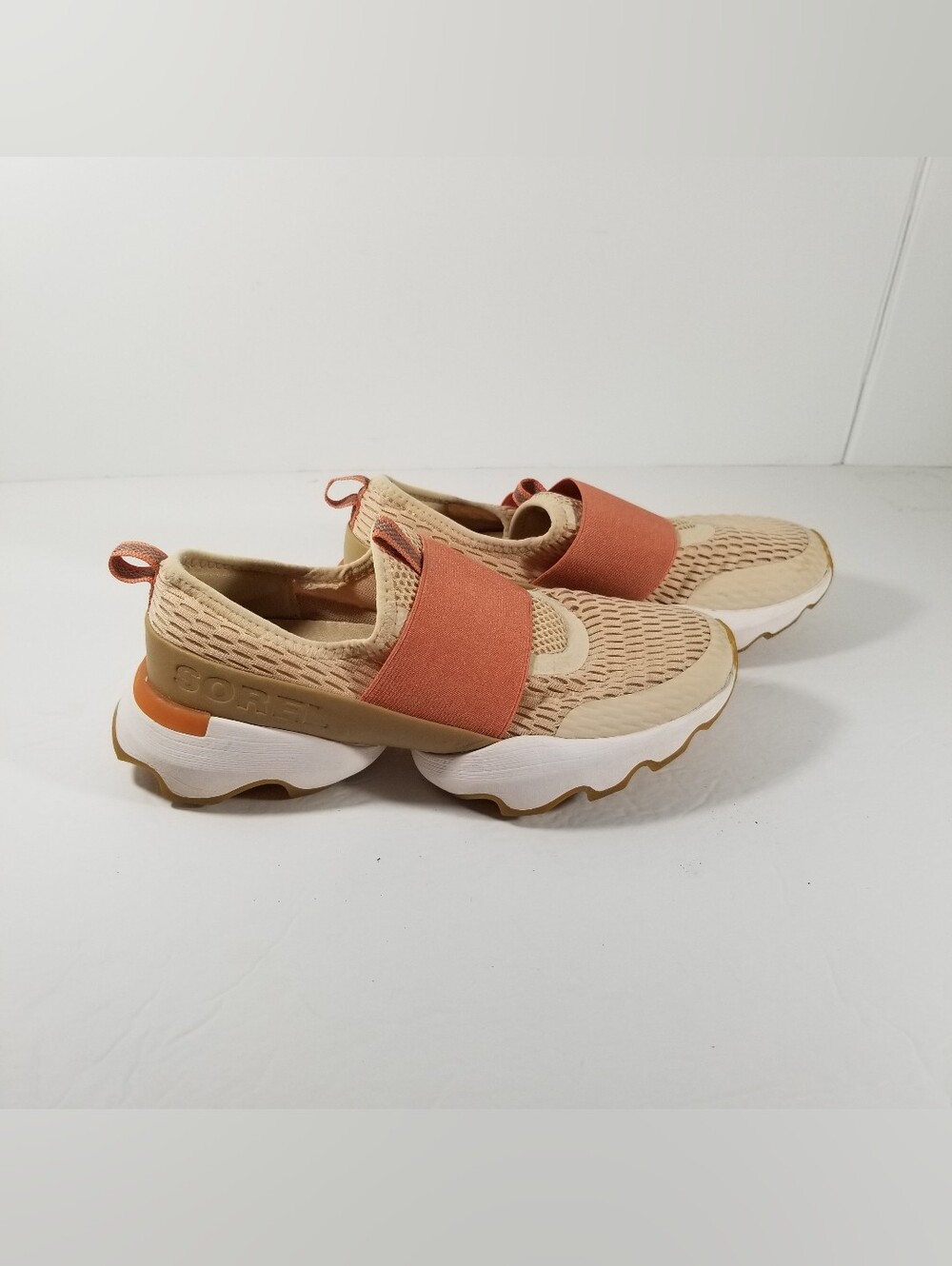 Sorel Kinetic Impact Strap Sneakers Women's 6.5 Beige Mesh Pink Strap Shoes